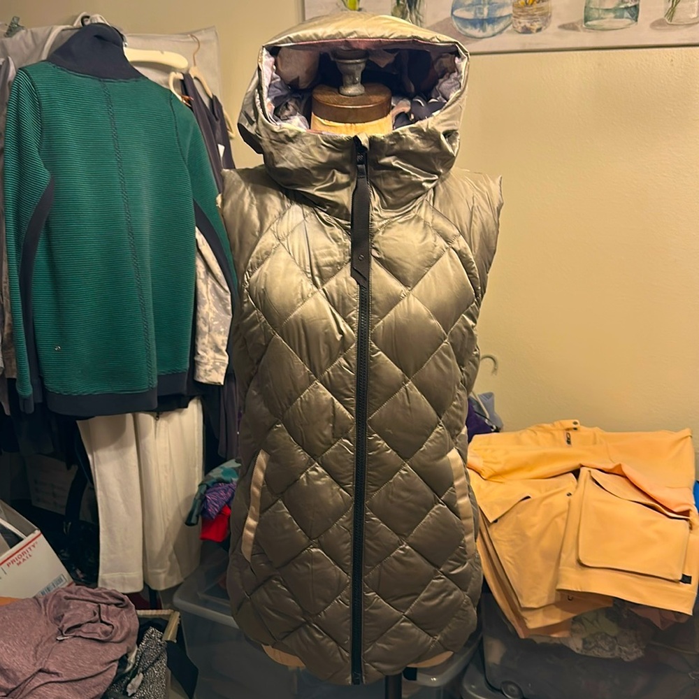 Lululemon 650 Goosedown Fill Reversible Vest 6